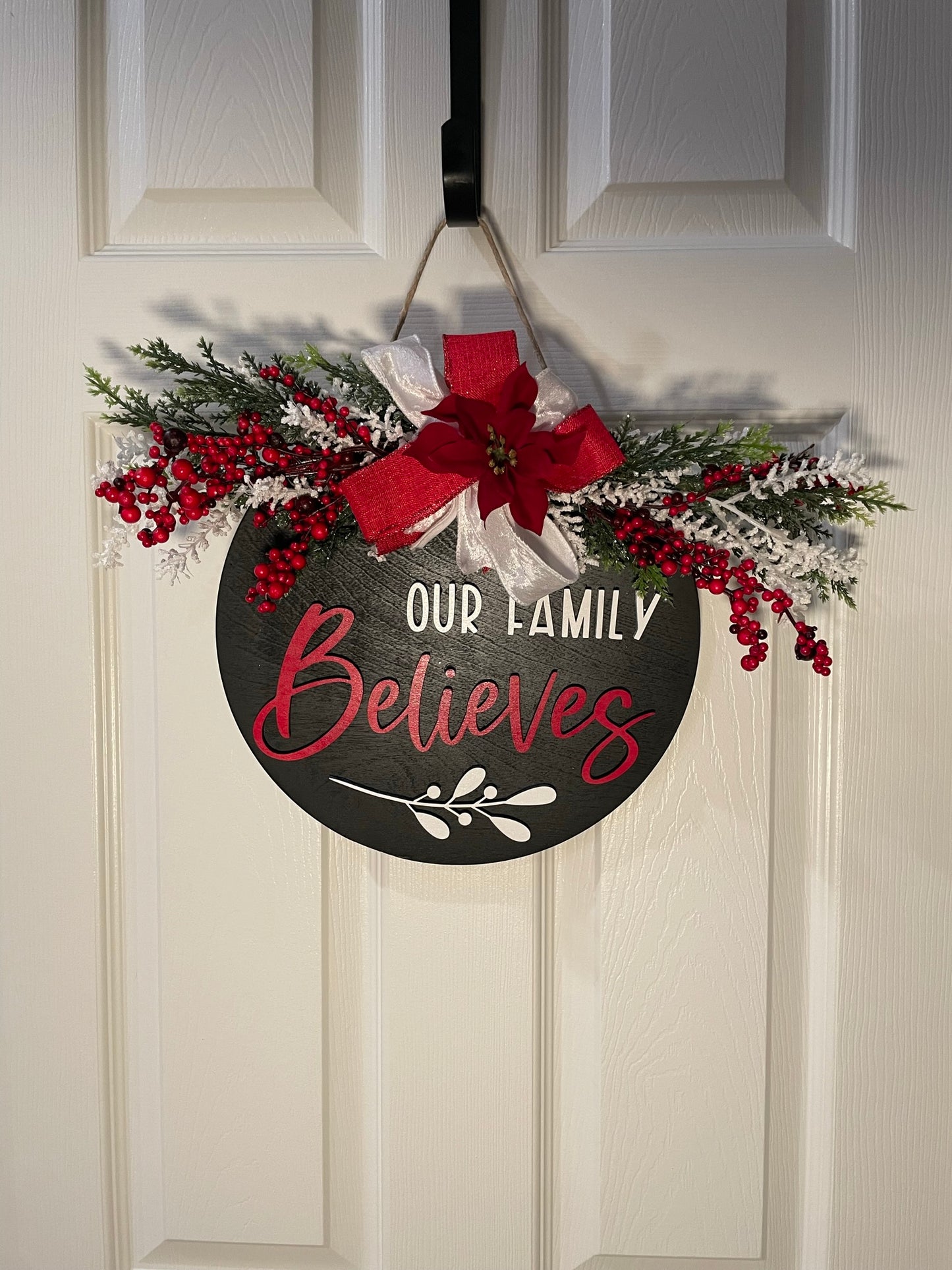 Christmas Door Hanger - Round Wooden Sign