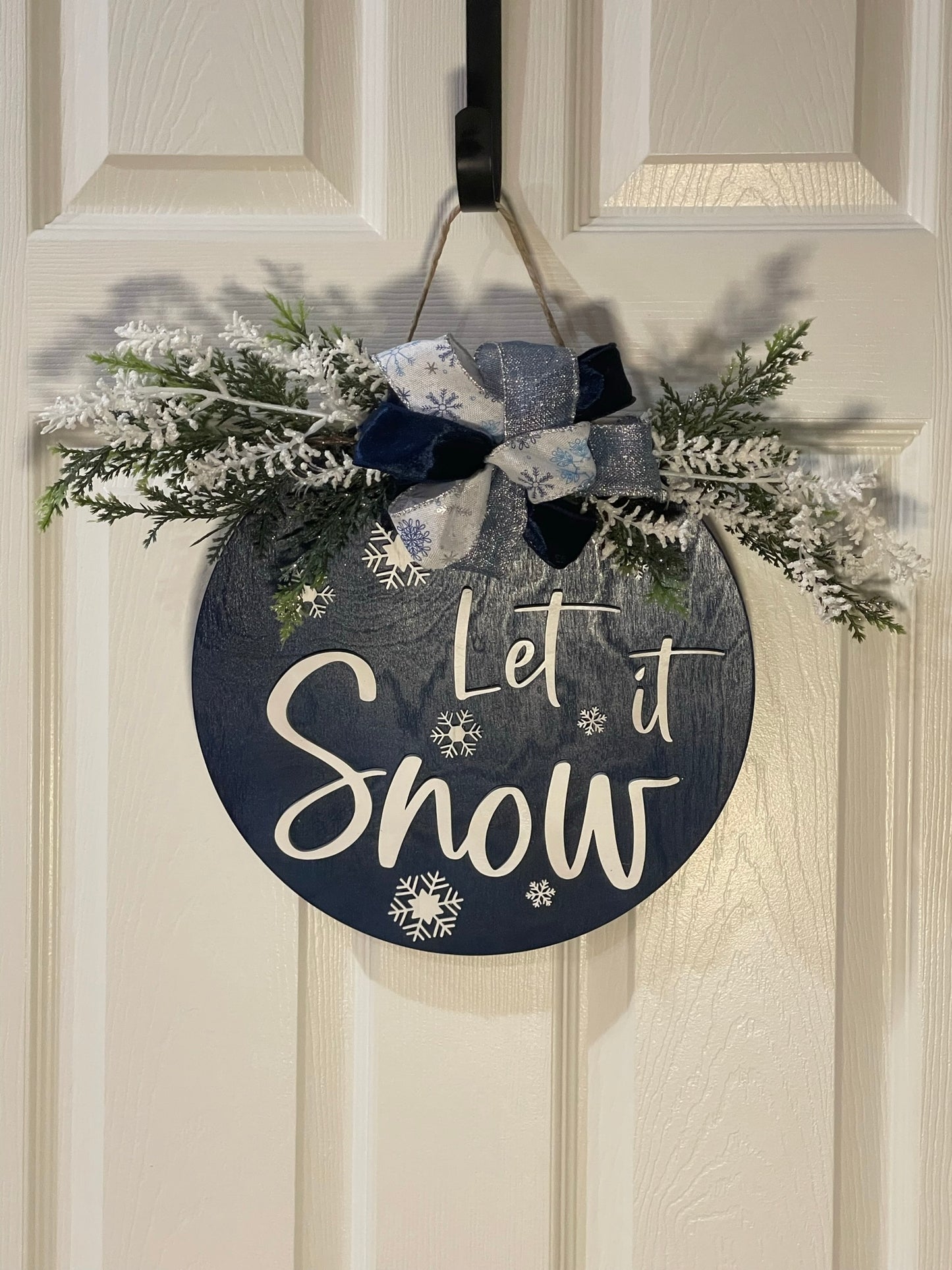 Christmas Door Hanger - Round Wooden Sign